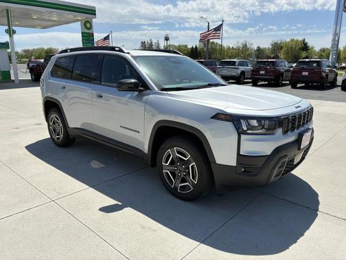 Silver Zynith Clearcoat 2026 Jeep Cherokee Laredo 4x4