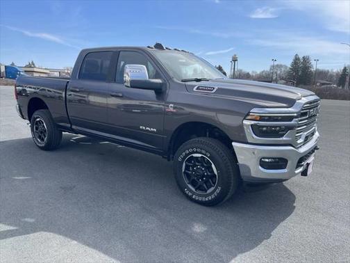 2025 RAM 3500 Laramie Crew Cab 4x4 6'4' Box