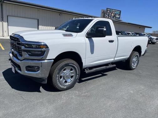2025 RAM 2500 Tradesman Regular Cab 4x4 8' Box