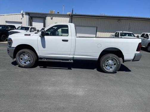 2025 RAM 2500 Tradesman Regular Cab 4x4 8' Box