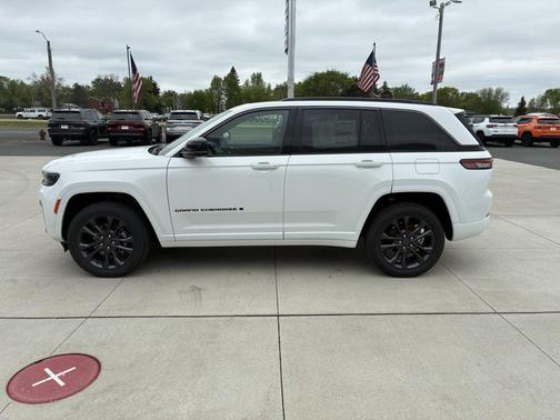 Bright White Clearcoat 2026 Jeep Grand Cherokee Limited