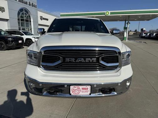 2017 RAM 1500 Limited Crew Cab 4x4 5'7' Box