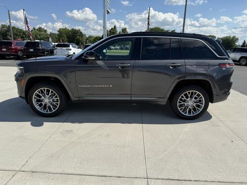 2025 Jeep Grand Cherokee Summit