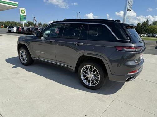 2025 Jeep Grand Cherokee Summit