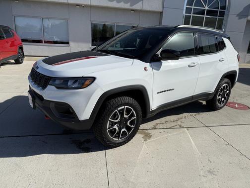 Bright White 2024 Jeep Compass Trailhawk