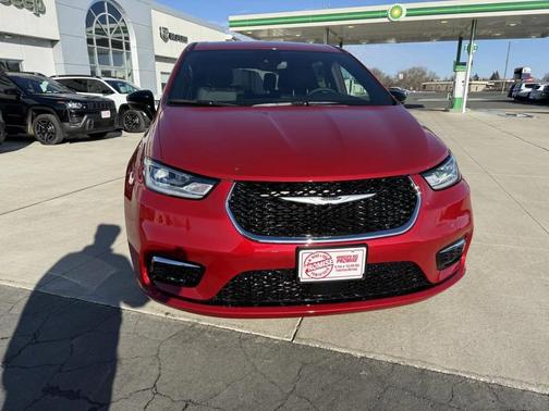 2026 Chrysler Pacifica L