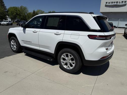 Bright White Clearcoat 2023 Jeep Grand Cherokee Limited