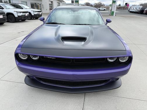Plum Crazy Pearlcoat 2023 Dodge Challenger R/T Scat Pack
