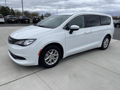 2023 Chrysler Voyager LX