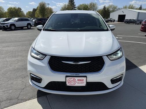 Bright White Clearcoat 2023 Chrysler Pacifica Touring L