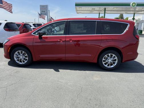 Red Hot Pearlcoat 2027 Chrysler Pacifica L