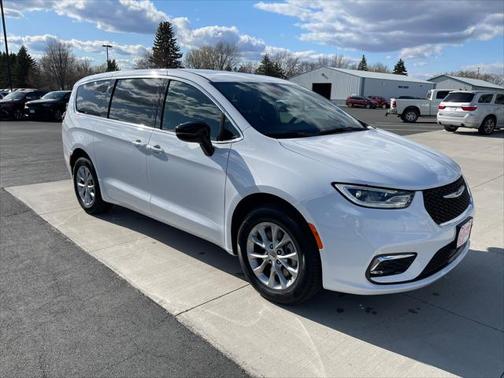 2025 Chrysler Pacifica L