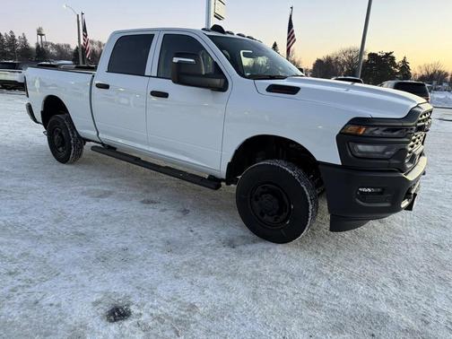 2026 RAM 2500 Tradesman Crew Cab 4x4 6'4' Box
