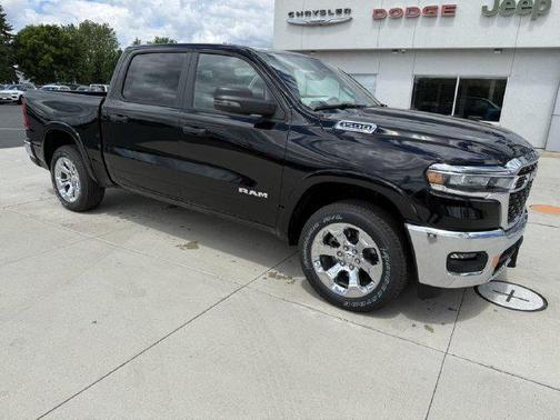 Diamond Black Crystal Pearlcoat 2026 RAM 1500 Big Horn/Lone Star