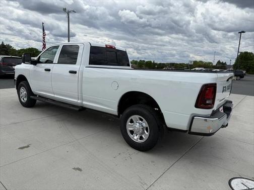 2025 RAM 3500 Tradesman Crew Cab 4x4 8' Box