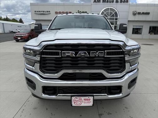 2025 RAM 3500 Tradesman Crew Cab 4x4 8' Box
