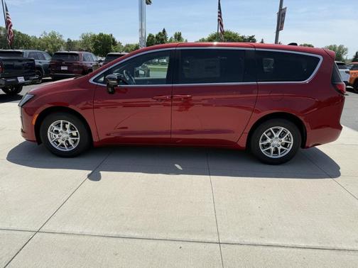 Red Hot Pearlcoat 2027 Chrysler Pacifica L