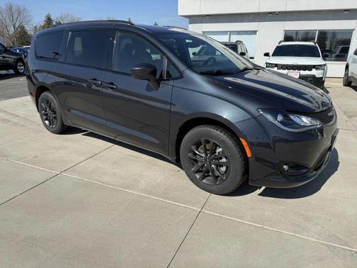 2020 Chrysler Pacifica L
