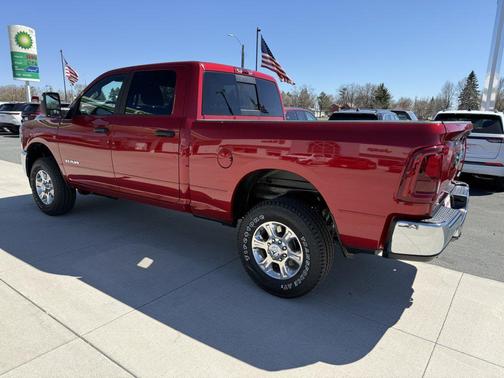 Molten Red Pearlcoat 2026 RAM 2500 Big Horn Crew Cab 4x4 6'4' Box