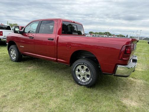 Molten Red Pearlcoat 2026 RAM 2500 Big Horn Crew Cab 4x4 6'4' Box