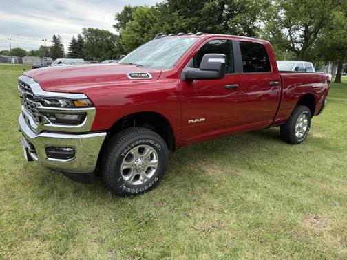 Molten Red Pearlcoat 2026 RAM 2500 Big Horn Crew Cab 4x4 6'4' Box