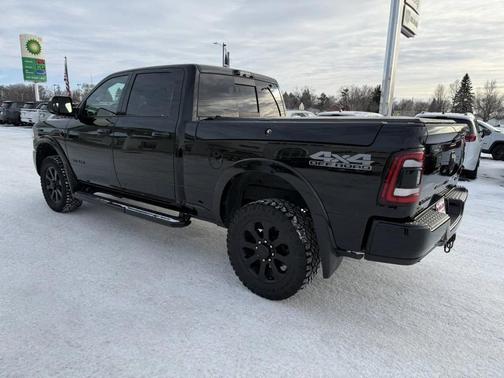 2022 RAM 2500 Laramie Crew Cab 4x4 6'4' Box