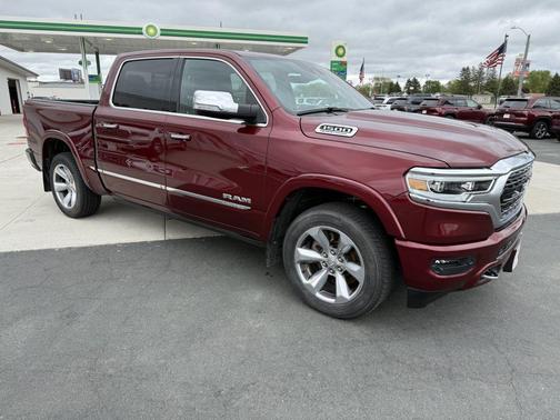 Delmonico Red Pearlcoat 2021 RAM 1500 Limited