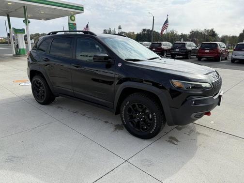 2022 Jeep Cherokee Trailhawk