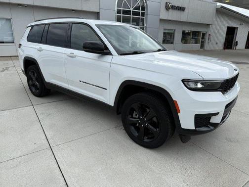 Bright White Clearcoat 2023 Jeep Grand Cherokee L Altitude