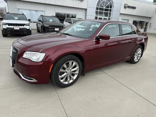 2017 Chrysler 300 Limited