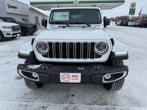 2026 Jeep Wrangler 4-Door Sahara 4x4