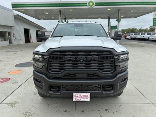 Bright White Clearcoat 2026 RAM 2500 Warlock Crew Cab 4x4 6'4' Box