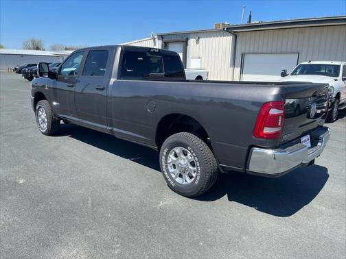 2024 RAM 3500 Laramie Crew Cab 4x4 8' Box