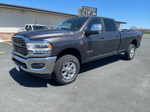 2024 RAM 3500 Laramie Crew Cab 4x4 8' Box