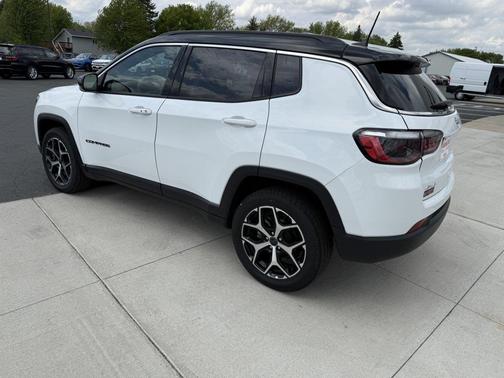 Bright White Clearcoat 2025 Jeep Compass Limited