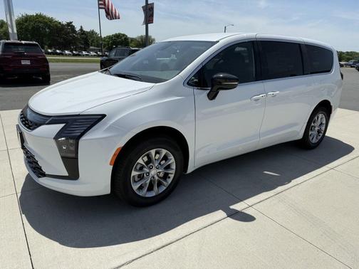 Bright White Clearcoat 2027 Chrysler Pacifica L
