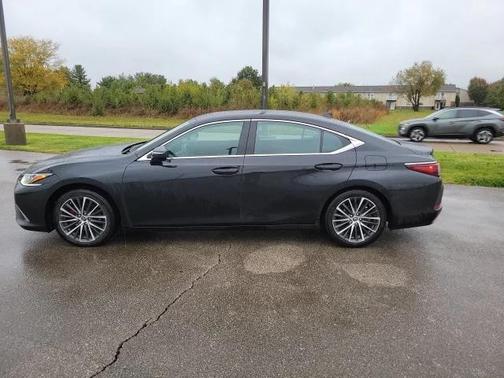 2022 Lexus ES 350 Base