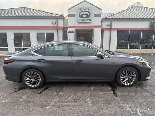 Cloudburst Gray 2025 Lexus ES 300h Luxury