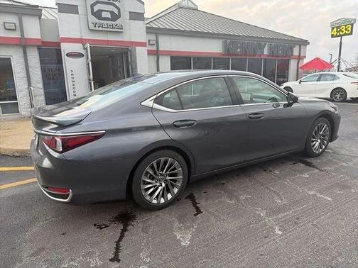 Cloudburst Gray 2025 Lexus ES 300h Luxury