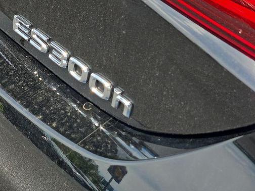 Obsidian 2025 Lexus ES 300h Luxury