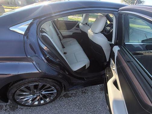 Mica 2025 Lexus ES 350 Ultra Luxury