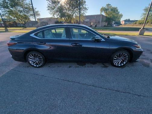 Mica 2025 Lexus ES 350 Ultra Luxury
