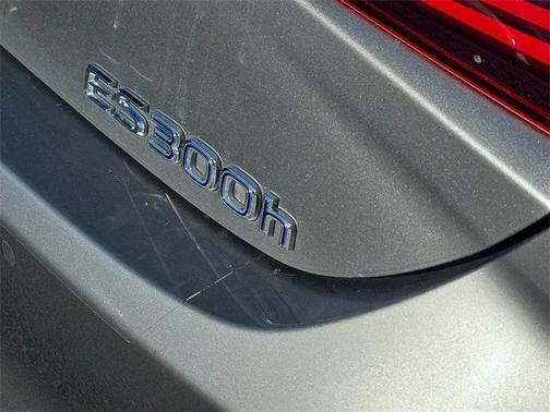 2020 Lexus ES 300h Base