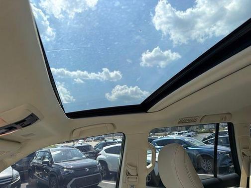 Eminent White Pearl 2023 Lexus GX 460 Premium