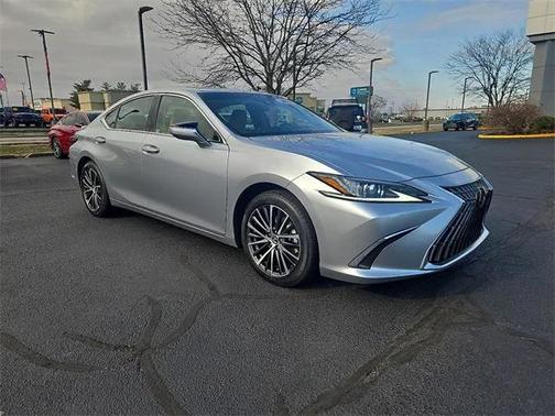2023 Lexus ES 300h Base