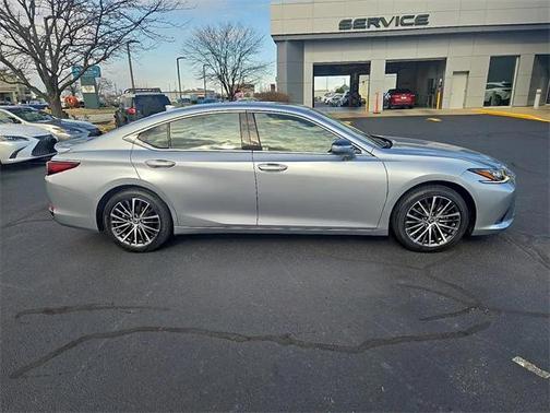 2023 Lexus ES 300h Base