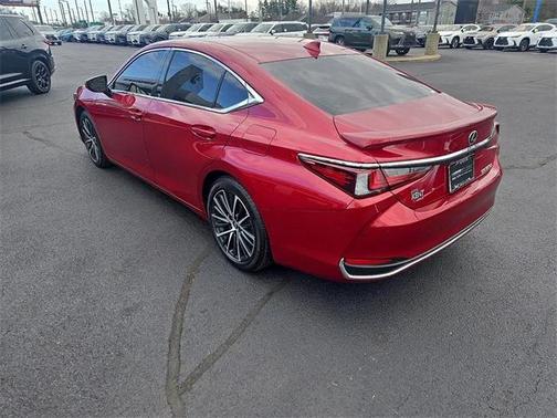 2025 Lexus ES 300h Base