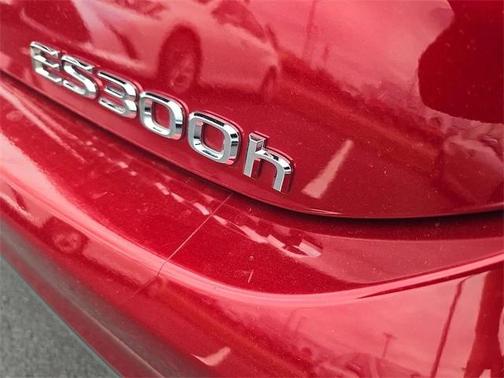 2025 Lexus ES 300h Base