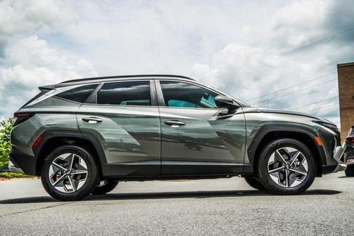 Amazon Gray 2025 Hyundai TUCSON Hybrid SEL Convenience