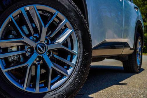 Brilliant Silver Metallic 2024 Nissan Rogue S